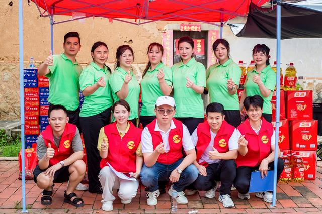 东郊公益行：乡村敬老传递温暖，共筑康养新篇章 图1