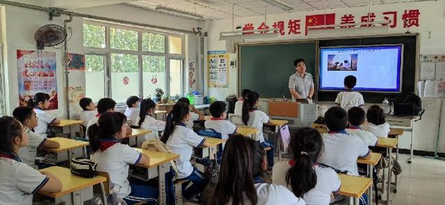 “烛光义教”公益科普活动走进天津宝坻 图3