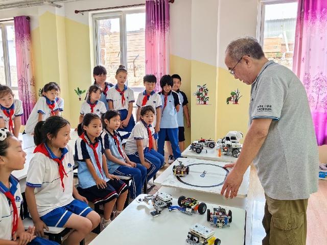 “烛光义教”公益科普活动走进天津宝坻 图4