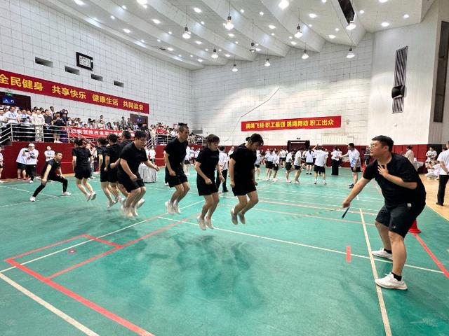 “中国梦_劳动美_新征程_建新功”陕西省职工跳绳比赛举行 图1