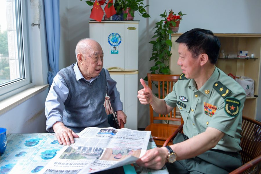 七一前夕，上海这位97岁老党员缴纳100万特殊党费 图5