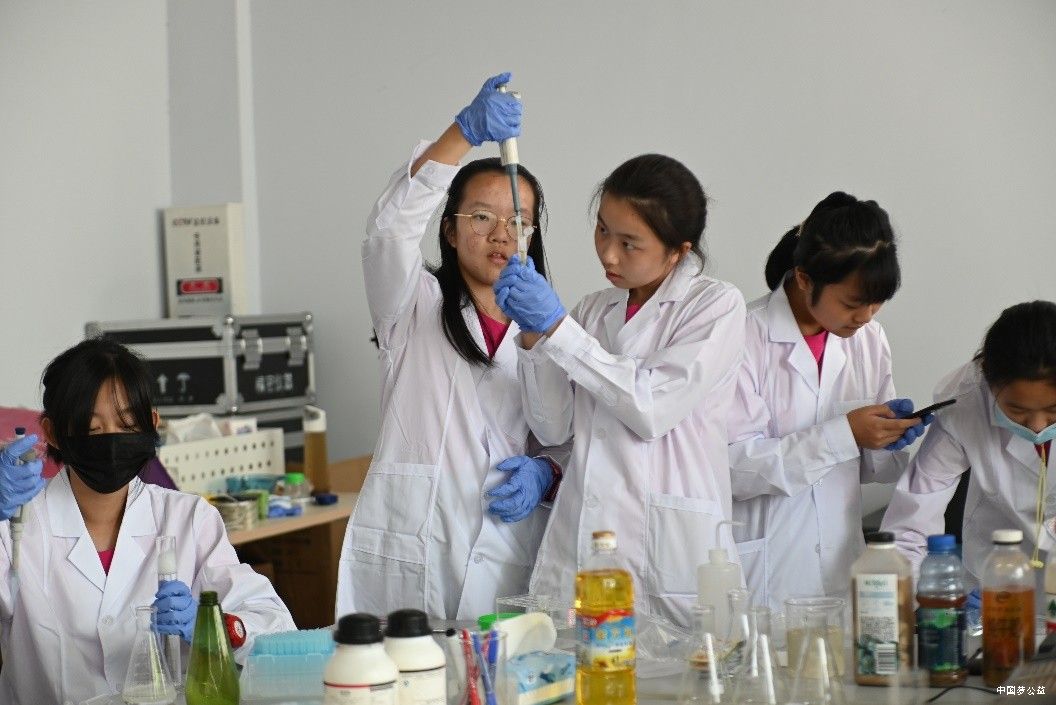 以科研实践为驱动力_三星积极培养未来的科研新秀 图4