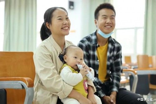 点亮唇腭裂儿童笑脸 屈臣氏携手微笑行动开展“Give a Smile”公益活动—