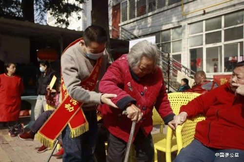 泥灸缘走进南五里堡敬老院公益献爱心活动 图13