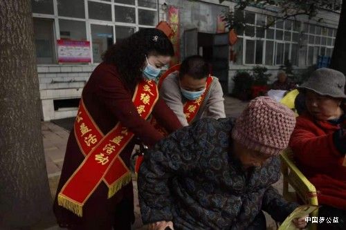 泥灸缘走进南五里堡敬老院公益献爱心活动 图5