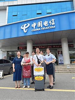 咸宁电信为高考学子赠送万元套餐助学礼包